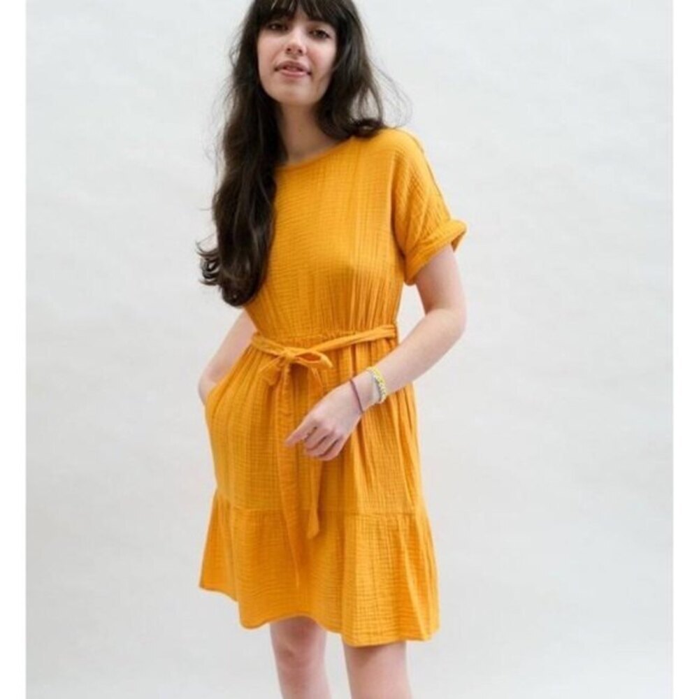XiRENA sz M Mustard Yellow Mini Dress with Tie Waist Excellent Condition